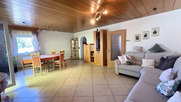 Immobilie in Nordheim - Charmante Obergeschosswohnung mit verglaster Dachterrasse - Bild 1