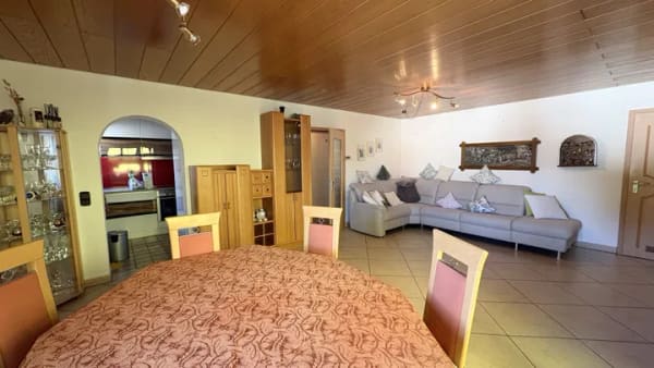 Immobilie in Nordheim - Charmante Obergeschosswohnung mit verglaster Dachterrasse - Bild 2