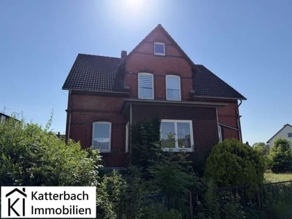 Immobilie in Herzberg am Harz - Freistehendes Zweifamilienhaus mit neuer Heizungsanlage auf großem Grundstück in Herzberg am Harz - Bild 1