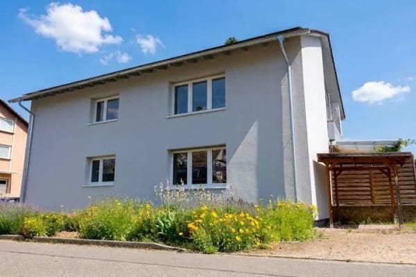 Immobilie in Eschbach - Für Generationen! Energetisch modernisiertes 2-Familienhaus auf 1.048 m² Grundstuck in Eschbach - Bild 2