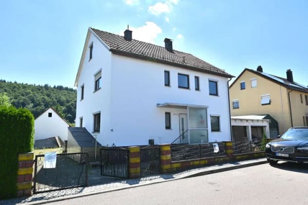 Immobilie in Königsbronn - Familientraum - Ein-, Zwei oder Dreifamilienhaus mit großem Garten und vielen Möglichkeiten - Bild 0