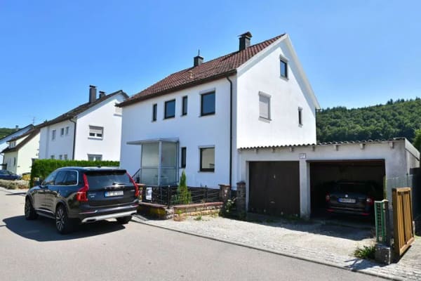 Immobilie in Königsbronn - Familientraum - Ein-, Zwei oder Dreifamilienhaus mit großem Garten und vielen Möglichkeiten - Bild 1