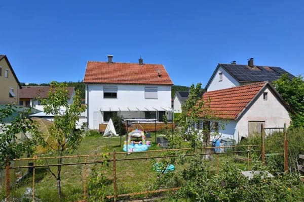 Immobilie in Königsbronn - Familientraum - Ein-, Zwei oder Dreifamilienhaus mit großem Garten und vielen Möglichkeiten - Bild 2