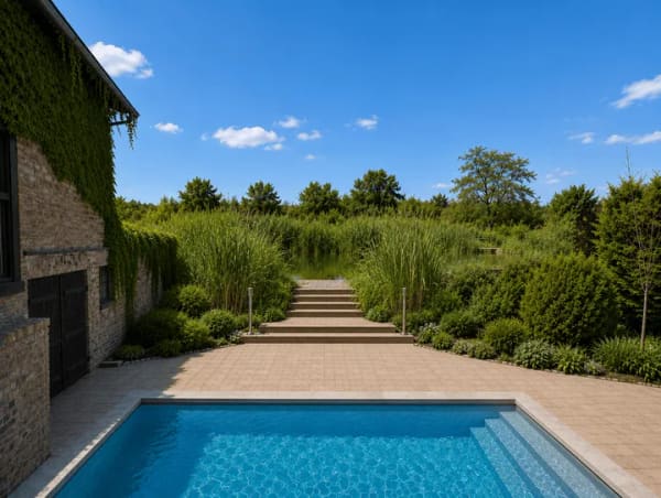 Immobilie in Neuruppin - Saniertes Haus mit Halle, Stallungen,  Pool, Teich und Hühnerhaus - nur 4 km bis NP Schulplatz - Bild 2