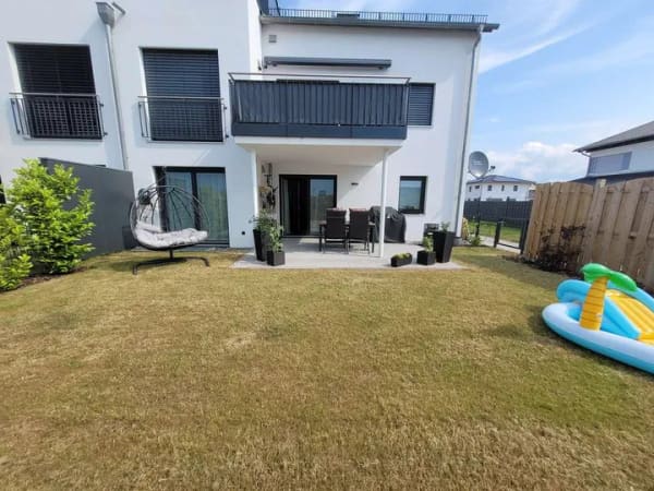 Immobilie in Stephansposching - Provisionsfrei: Neuwertige 3-Zimmer-EG-Wohnung mit Garten, Terrasse & 2 Stellplätzen - Bild 4