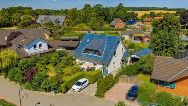 Immobilie in Köhn - Einziehen und Wohlfühlen! Gepflegtes Einfamilienhaus nahe des Selenter Sees - Bild 0