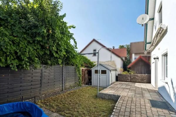 Immobilie in Ottobeuren - Gepflegtes Einfamilienhaus mit Terrasse und pflegeleichtem Grundstück - Bild 2