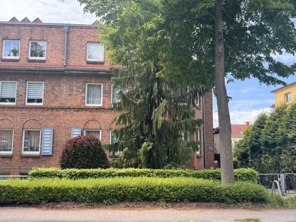 Immobilie in Wismar - Sanierungsbedürftiges 3-Familien-Haus in Wismar zu verkaufen! - Bild 1