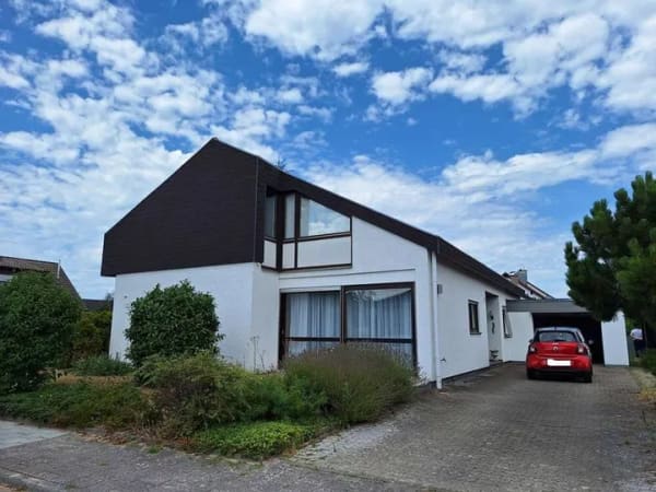 Immobilie in Forst - Freistehendes, großzügiges 1-Fam.-Haus in sehr schöner Wohnlage von Forst - Bild 0