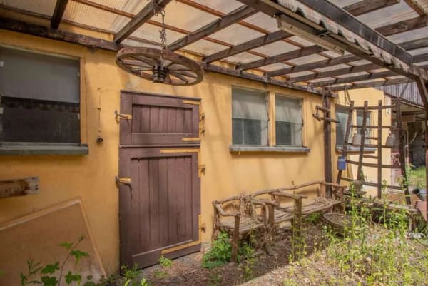 Immobilie in Ober-Mörlen - Hofreite: Pferdehaltung möglich, riesige Scheune in gutem Zustand, Wohnhaus sanierungsbedürftig. - Bild 4