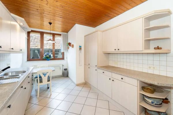 Immobilie in Lauchringen - Zentrumsnah wohnen – Einfamilienhaus (Doppelhaushälfte) mit Garage und Garten in Unterlauchringen - Bild 2