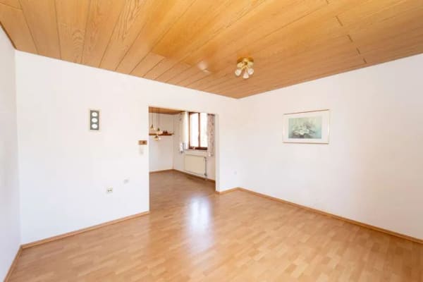 Immobilie in Lauchringen - Zentrumsnah wohnen – Einfamilienhaus (Doppelhaushälfte) mit Garage und Garten in Unterlauchringen - Bild 4