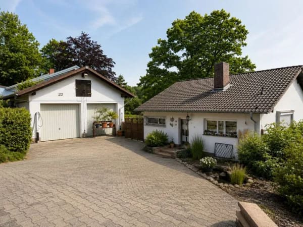 Immobilie in Kirchheim - Wohnen mit Ausblick ! Einfamilienhaus in begehrter Wohnlage von Kirchheim ! - Bild 0