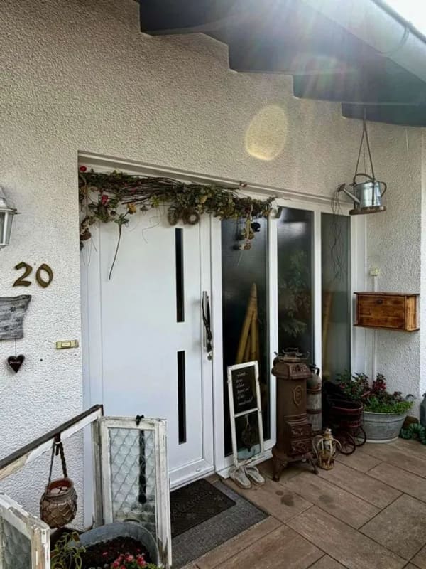 Immobilie in Kirchheim - Wohnen mit Ausblick ! Einfamilienhaus in begehrter Wohnlage von Kirchheim ! - Bild 2