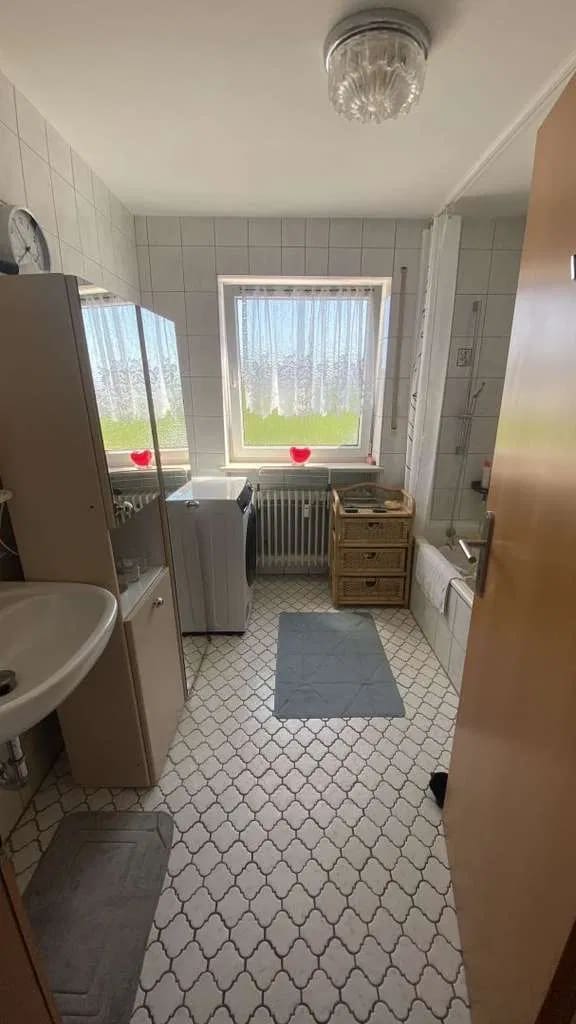 Immobilie in Kühbach - Vermietete 2-Zimmer-Wohnung mit Balkon, Stellplatz &amp; Entwicklungspotenzial - Bild 4
