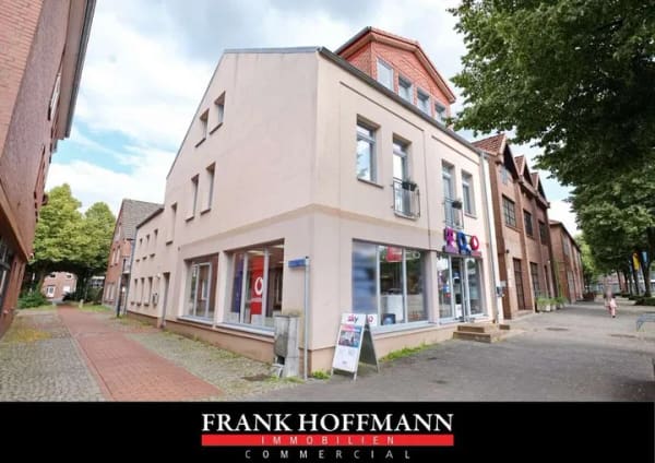 Immobilie in Bad Bramstedt - Modernisiertes Wohn-/ Geschäftshaus mit 6 Einheiten in attraktive Innenstadtlage von Bad Bramstedt - Bild 0