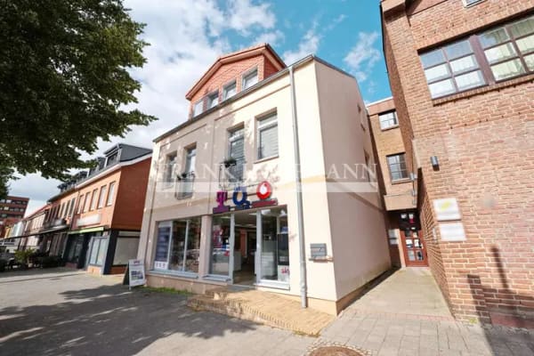 Immobilie in Bad Bramstedt - Modernisiertes Wohn-/ Geschäftshaus mit 6 Einheiten in attraktive Innenstadtlage von Bad Bramstedt - Bild 1