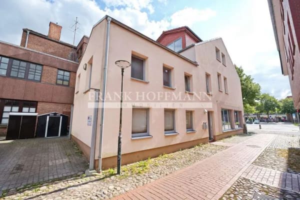 Immobilie in Bad Bramstedt - Modernisiertes Wohn-/ Geschäftshaus mit 6 Einheiten in attraktive Innenstadtlage von Bad Bramstedt - Bild 2