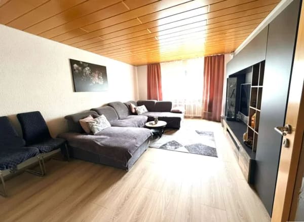 Immobilie in Nördlingen - Attraktive vermietete 4,5-Zimmer-Wohnung - Kapitalanlage mit Perspektive oder zukünftiges Eigenheim - Bild 1