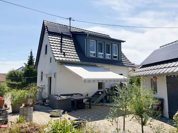 Immobilie in Dettingen an der Iller - Gemütliches 
Einfamilienhaus
mit großem Garten
in Dettingen/Iller - Bild 1