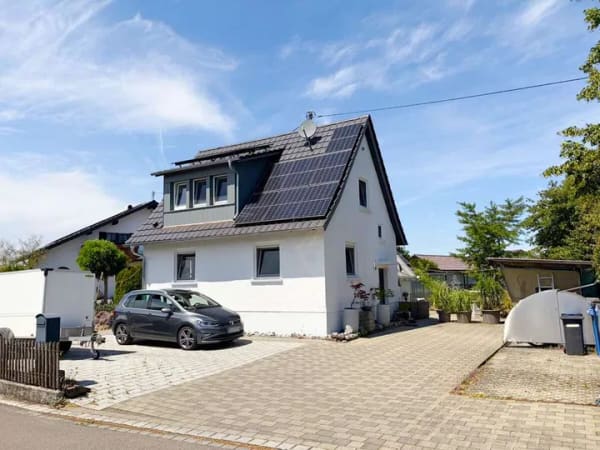 Immobilie in Dettingen an der Iller - Gemütliches 
Einfamilienhaus
mit großem Garten
in Dettingen/Iller - Bild 2