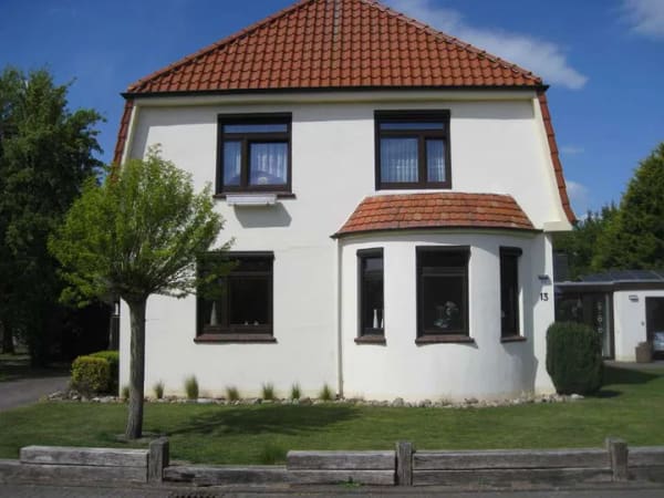 Immobilie in Zetel - Großzügiges 2-3 Familienhaus mit Garten:  Perfekt als Mehrgenerationenhaus oder zur Teilvermietung - Bild 0