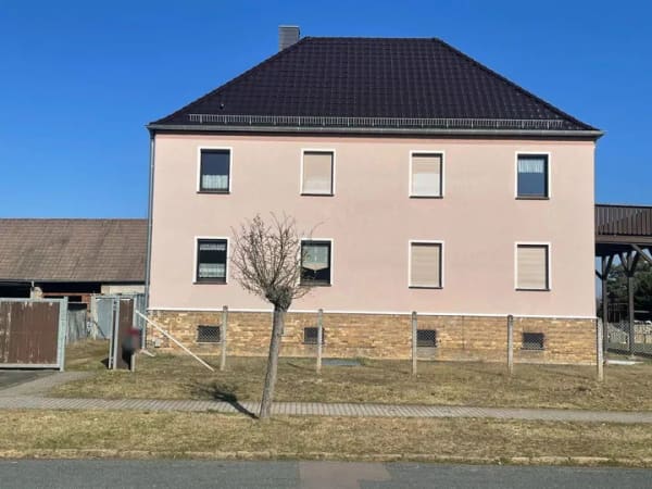 Immobilie in Gräfenhainichen - Großes, freistehendes Einfamilienhaus mit 2 Wohnungen in Gräfenhainichen Zschornewitz zu verkaufen - Bild 1