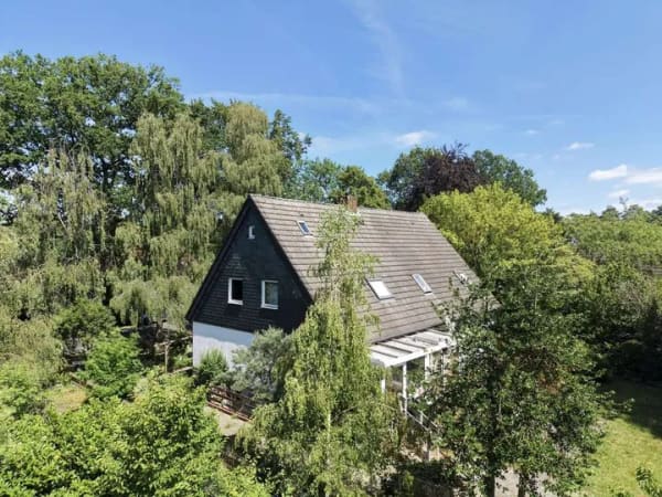 Immobilie in Worpswede - Einfamilienhaus mit großzügigem Grundstück in zentraler Lage von Worpswede - Bild 1