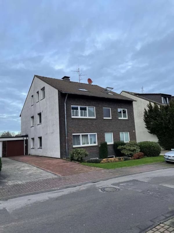 Immobilie in Recklinghausen - RE. -Nord !  ETW. im  2. OG., kl. Wohneinheit ca. 40 m² Wfl., Bj. 1971. - Bild 0
