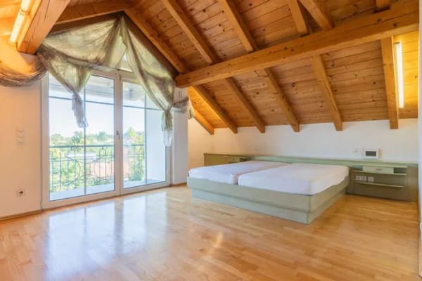 Immobilie in Salzweg - Großzügiges Wohnhaus in Salzweg/Straßkirchen 
mit 4 Tageslichtbädern, Kachelofen und Sauna - Bild 3