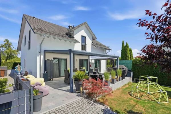 Immobilie in Unterstadion - Einziehen und Wohlfühlen! Modernes Einfamilienhaus in ruhiger Wohnlage mit Sonnenterrasse & Garten - Bild 0