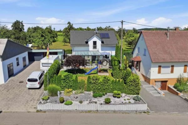 Immobilie in Unterstadion - Einziehen und Wohlfühlen! Modernes Einfamilienhaus in ruhiger Wohnlage mit Sonnenterrasse & Garten - Bild 3