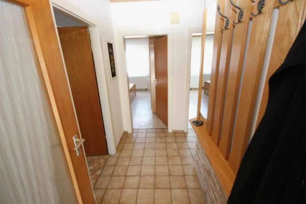 Immobilie in Geislingen - Tolle Gelegenheit! Einfamilienhaus mit Garage u.  ELW am Ortsrand zu einem fairen Preis! - Bild 3
