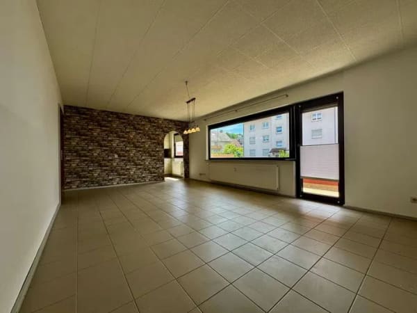Immobilie in Riegel - Attraktive 4-Zimmer-Erdgeschosswohnung in Riegel am Kaiserstuhl – Ruhig wohnen, Freiburg schnell e - Bild 1