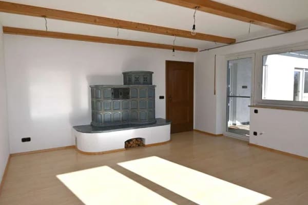 Immobilie in Windorf - Randlage mit Wohnhaus, 4 Garagen, 5 CP-Stpl. und 1553 m² Grund - 410.000 €! - Bild 2