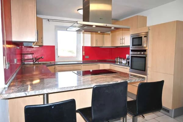 Immobilie in Windorf - Randlage mit Wohnhaus, 4 Garagen, 5 CP-Stpl. und 1553 m² Grund - 410.000 €! - Bild 4