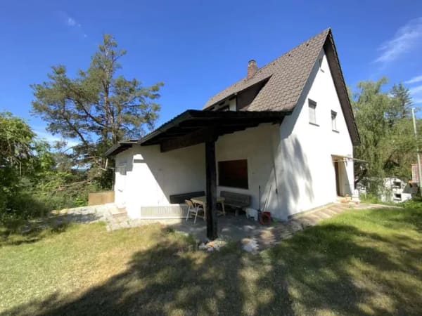 Immobilie in Schwarzenfeld - Wohnhaus mit zwei Wohnungen - Bild 2