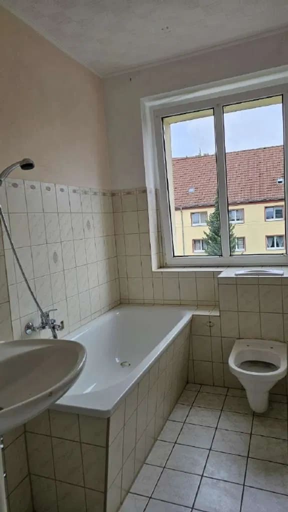 Immobilie in Crimmitschau - Sanierungsbedürftige Dreiraumwohnung in wunderschöner Wohnlage! - Bild 4
