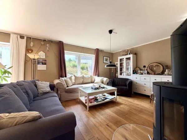 Immobilie in Hebertsfelden - Ein Zuhause zum Wohlfühlen – modernes Einfamilienhaus in
familienfreundlicher Wohnlage - Bild 1