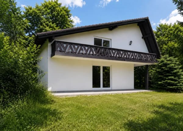 Immobilie in Wiesau - Freistehendes Einfamilienhaus, ca. 190 m² Wohnfläche mit einem nicht einsehbaren großen Garten mit 1.400 m² in Wiesau-Schönhaid zu verkaufen. - Bild 1