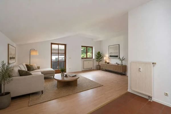 Immobilie in Schleching - Ruhe, Natur und Möglichkeiten: Große Dachgeschosswohnung mit großem Balkon in Schleching - Bild 2