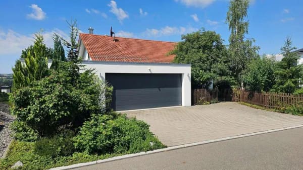 Immobilie in Herdwangen-Schönach - Neuwertiges Einfamilienhaus mit reichlich Platz, herrlichem Grundstück und schönem Weitblick - Bild 2