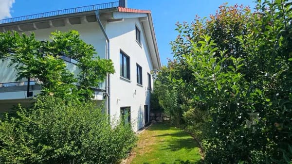 Immobilie in Herdwangen-Schönach - Neuwertiges Einfamilienhaus mit reichlich Platz, herrlichem Grundstück und schönem Weitblick - Bild 3