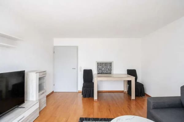 Immobilie in Ditzingen - Barrierefrei wohnen oder clever investieren – gepflegte 2-Zimmer-Wohnung mit Balkon in Ditzingen - Bild 2