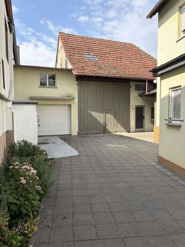 Immobilie in Florstadt - Einfamilienhaus mit Hof, Nebengebäude und großem Grundstück - OT Stammheim - Bild 2