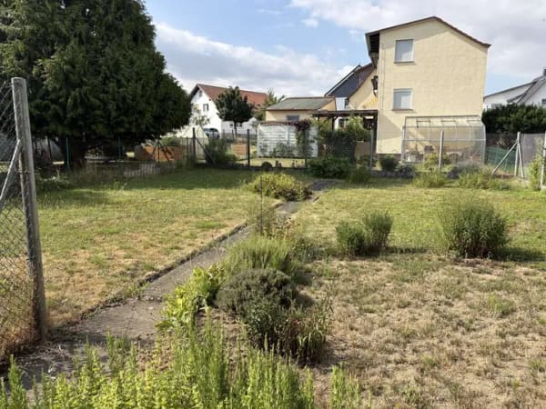 Immobilie in Florstadt - Einfamilienhaus mit Hof, Nebengebäude und großem Grundstück - OT Stammheim - Bild 4