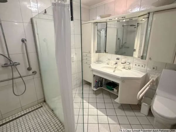 Immobilie in Oldenburg - Ein Haus – unzählige Möglichkeiten! Großzügiges Wohnen mit Entwicklungspotenzial in Oldenburg - Bild 4