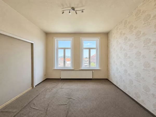 Immobilie in Gehrden - Charaktervolle Altbauwohnung mit hohen Decken, Erker und großem Gestaltungspotenzial in zentraler La - Bild 4