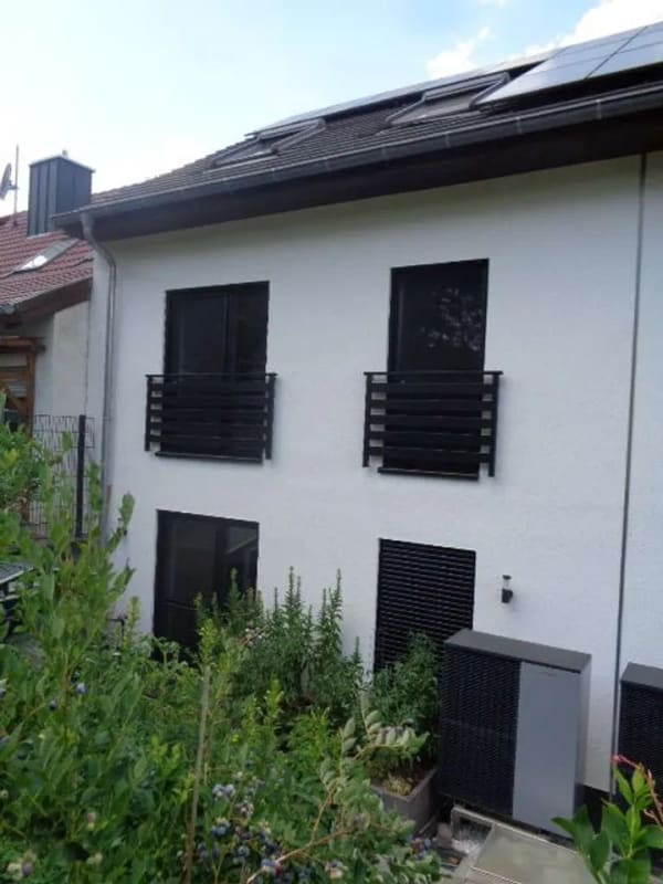 Immobilie in Elsenfeld - Elsenfeld- Schippach: Neuwertiges Reihenmittelhaus mit158m² Wohnfläche und idyllischem Garten - Bild 0