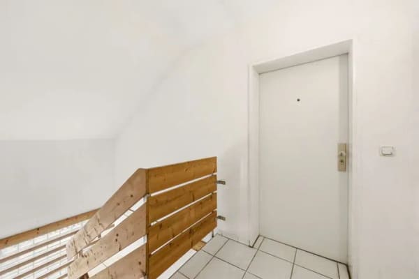 Immobilie in Gilching - Zentral gelegene 2-Zimmer-Dachgeschosswohnung mit Nordostbalkon in Gilching - Bild 2